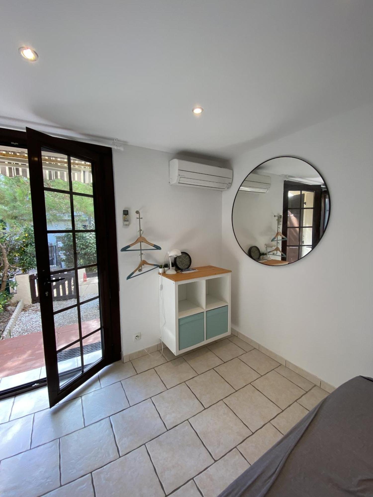 L Annexe Des Sables Villa Hyeres Room photo
